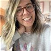 Profesora de portugués, escrito y hablado. Nativa