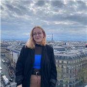 Tutrice pour l'aide aux devoirs de la primaire au collège