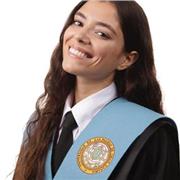 Persona con altas capacidades de enseñanza, con conocimientos en historia, literatura, arte, etc.