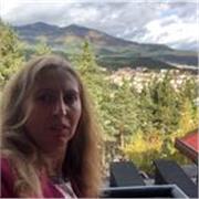 Me defino como una profesora comprometida y dinámica, con cinco años de experiencia en la enseñanza de primaria y secundaria 