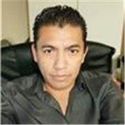 Profesor imparte clases desde primaria a nivel bachillerato