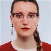 Laureata Magistrale impartisce lezioni di Letteratura italiana, Storia e Storia dell'Arte a studenti/esse di scuola secondaria di I e II grado