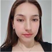 Licenciada en Pedagogía de las Matemáticas y la Física (UNL). Máster en Investigación Matemática (UPV)