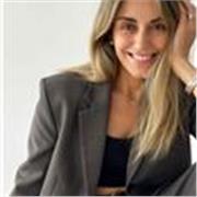 Profesional en Marketing Digital con experiencia real en ecommerce y redes sociales. Clases prácticas emprendedores.