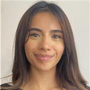 Profesora especializada en Técnica Vocal y piano