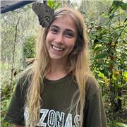 Bióloga curiosa, alegre, entusiasta, con muchas ganas de poder ayudar y aprender de gente con las mismas ganas :)