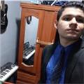Clases de piano personalizadas con profesor titulado de artes y músico profesional