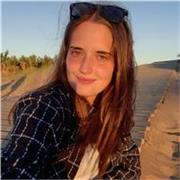 Soy una profesora de Inglés interesada en el dictado de clases a niños y adolescentes. Entusiasta, paciente, flexible, dispuesta a ofrecerles un ambiente dinámico y relajado de enseñanza-aprendizaje, donde las necesidades del alumno sean la base desde la 