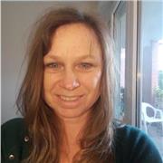 Je donne des cours particulier de soutien en ligne ou en face à face pour les enfants.