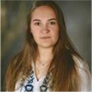 Estoy titulada en Ciencias del Deporte. Siempre he estado trabajando en contacto con niños y me fui un año a Suiza de Aupair