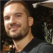 Laurendo in specialistica di filosofia, madrelingua di italiano