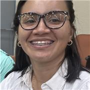 Dou aulas de matemática por que acredito que a matemática é uma linguagem universal que abre portas