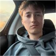 Estudiando para ser profesor, experiencia con niños entre 3 y 12 años por ser monitor de ocio y tiempo libre u por prácticas.