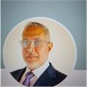 Consultor en Gobernanza IA ofrece cursos customizados para organizaciones. 