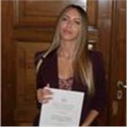 Laureata Magistrale in Economia (110 e lode), offre lezioni private di matematica. 