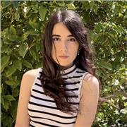 Soy graduada en Educación Primaria con Mención en Educación Especial, apta para dar clase a niños y niñas de hasta 12 años.