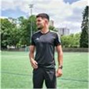 Éducateur sportif et préparateur physique. Cours pour personnes souhaitant avoir une activité physique et se remettre en forme