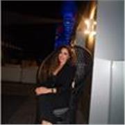 Joven que habla 5 idiomas, dispuesta a ayudar y a enseñar esa facilidad a los demás