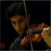 Laureato triennale in canto lirico impartisce lezioni di pianoforte, violino e canto a principianti