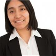 Profesor que imparte clases de oratoria y comunicación