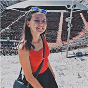 Studentessa con diploma in lingue straniere offre lezioni private di italiano, francese, inglese, tedesco, storia, scienze, storia dell'arte e altro ancora