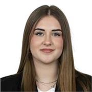 Profesora de apoyo personalizado a las necesidades del alumno