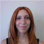 Studentessa aiuto compiti di italiano e inglese