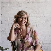 Vuoi apprendere la lingua italiana in un modo che possa facilitarti a scoprire le tue risorse? Sono giornalista e counselor.