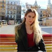 Soy estudiante universitaria del área de las cienciad sociales, pero estudié bachillerato de ciencias. Me gusta estudiar y ayudar a la gente con dificultades para ello