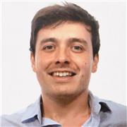 Ingeniero imparte clases de asignaturas de la rama científica