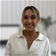 Profesora titulada con inteligencia emocional con más de 7 años de experiencia