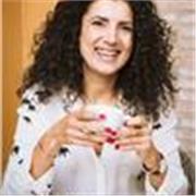 Profesora de Francés Lengua Extranjera (FLE) con experiencia en la enseñanza del francés a adultos en contextos multiculturales. 