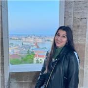 Studentessa universitaria impartisce lezioni private, aiuto compiti e sostegno allo studio