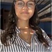 Profesor de refuerzo de las clases de primaria o primero de ESO