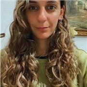 Profesora titulada en la licenciatura de fisioterapia, con más de 8 años de experiencia ejerciendo como fisioterapeuta.