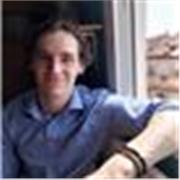 Soy de Origen Británico, con experiencia  impartiendo clases de inglés y repasando las materias básicas a adolescentes. Alto nivel de Español, deportista nato y con toda la energía de un joven de 22 años. Graduado de matemáticas en la universidad  y pasan