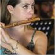 Laureata in flauto traverso e ottavino presso la Scuola di Musica di Fiesole offre lezioni di flauto, ottavino, flauto dolce, teoria, solfeggio, storia della musica. Disponibile anche per lezioni online