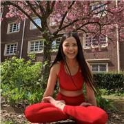 Professeure de Yoga certifiée Vinyasa - Ashtanga - Yin - Hata