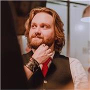 I'm a Freelance Comic Artist with a Degree in Animation, focusing on the Illustrative side of Art.