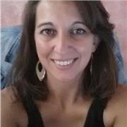 Avvocato impartisce lezioni di diritto, francese e inglese