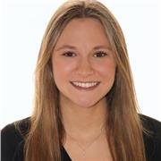 Farmacéutica y Técnico en Emergencias Sanitarias, residente en Las Palmas de Gran Canaria.