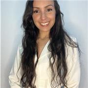 Realicé la carrera de diseño y arquitectura de interiores, me apasiona todo lo que pueda compartir y enseñar desde los más mínimos detalles y trucos que puedan darle partido a los futuros alumnos! Desde elementos decorativos hasta distributivos.