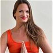 Plongez dans la sérénité du Hatha Yoga avec une enseignante diplômée de 500h en Inde, maintenant à Toulouse!