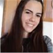 Chica de 20 años española da clases a niños/as que no saben español