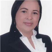 Profesora de Contabilidad imparte clases a alumnos de todas las edades