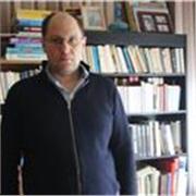 Bac L, ancien étudiant en deug d'histoire, artiste peintre