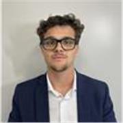 Soy un chico joven estudiante de ingeniería con un promedio destacado con interés por la enseñanza y las ciencias. Me defino como una persona paciente, responsable y con facilidad