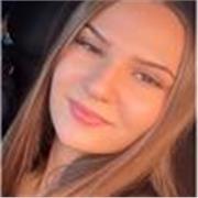 Soy una joven con ganas de ayudar a quien lo necesite, especialmente en alumnos de primaria e infantil  