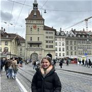 Me defino como una persona responsable, profesional y con ganas de ayudar a lograr un mejor nivel del alemán quién lo desee.