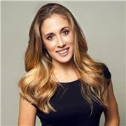 Profesora de baile de ritmos latinos (salsa y bachata) flamenco y moderno. Titulada por el Conservatorio y experiencia más de 15 años en teatro, cine y tv. Clases particulares a domicilio. Preparo coreografias de novios para boda totalmente personalizadas